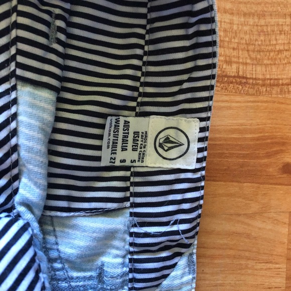 Striped Volcom Shorts - Picture 3 of 3